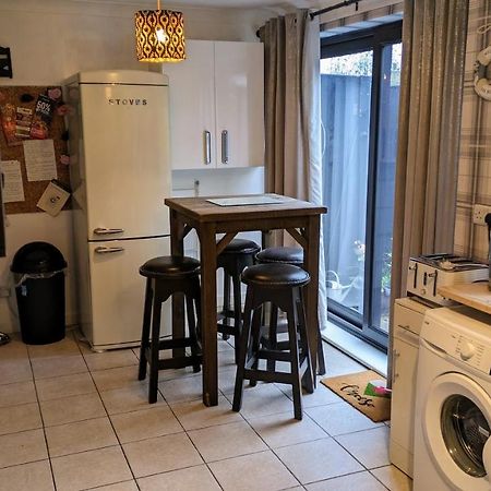 Summerhill, Wrexham - Key Worker Friendly Екстериор снимка