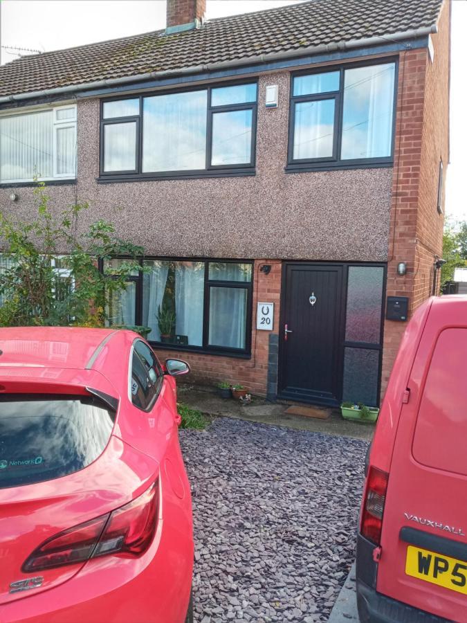 Summerhill, Wrexham - Key Worker Friendly Екстериор снимка